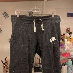 gray sweat pants